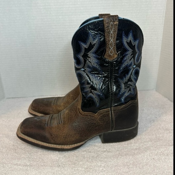 ARIAT Tombstone Boys Youth Boots Size 4.5 Square Toe Brown/Black/Blue Leather - Picture 3 of 8